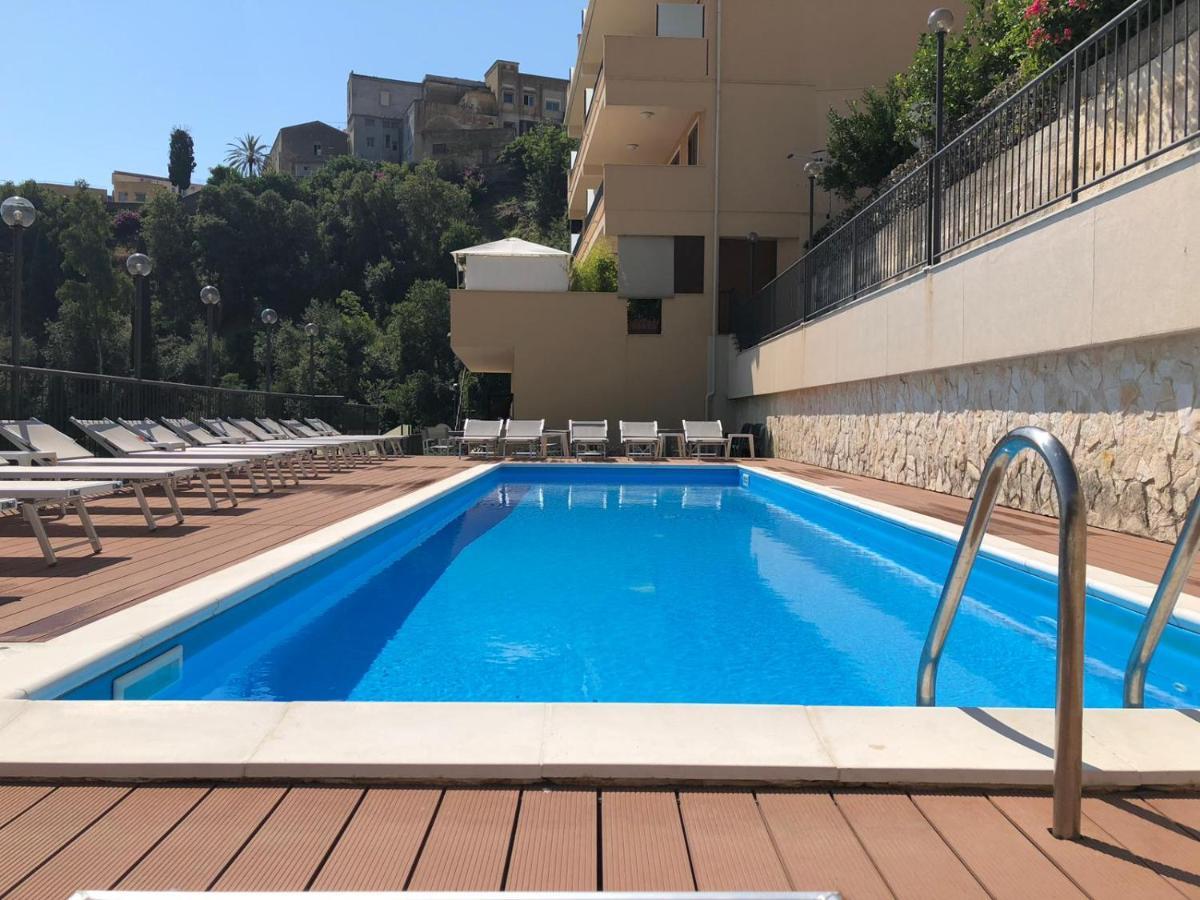 Casa Vacanza "Ilenia" - Taormina Exterior photo